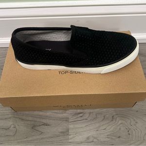 NEVER worn size 6.5 black Sperry shoes